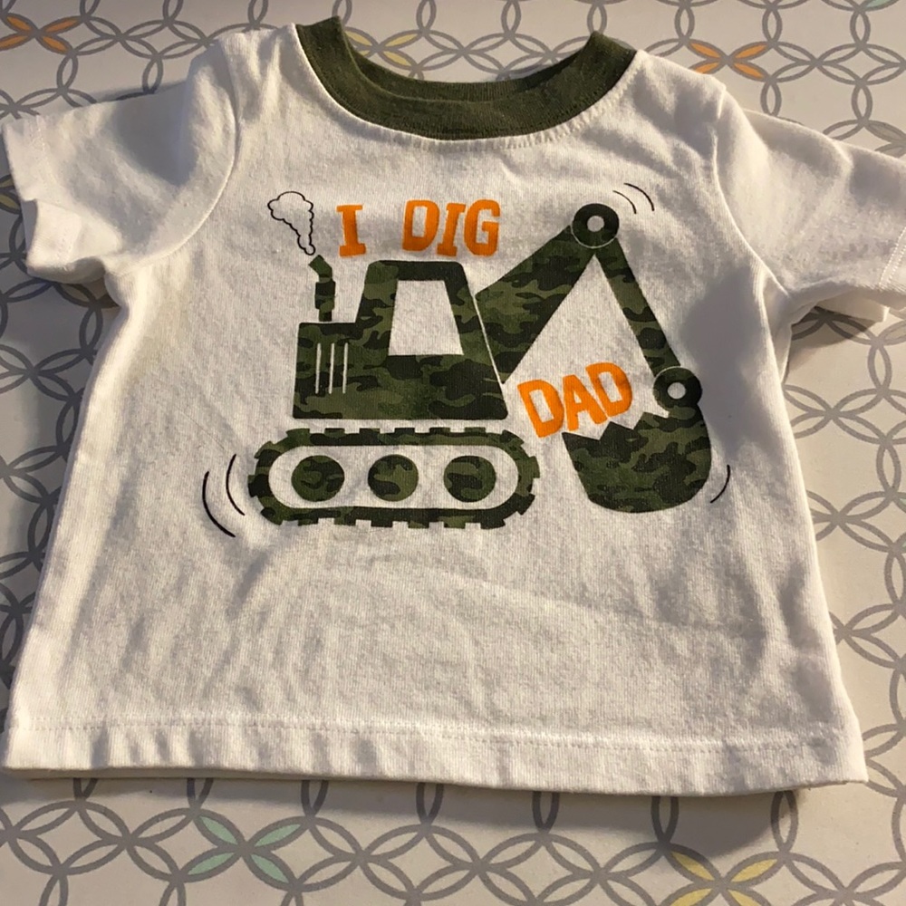 Green & White T-Shirt. Size 0-3 Months